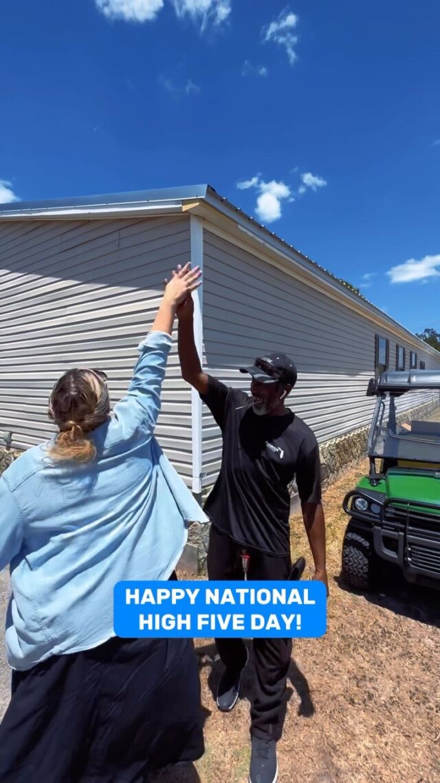 Passing out high-fives for #nationalhighfiveday!
Way to go team!🙌