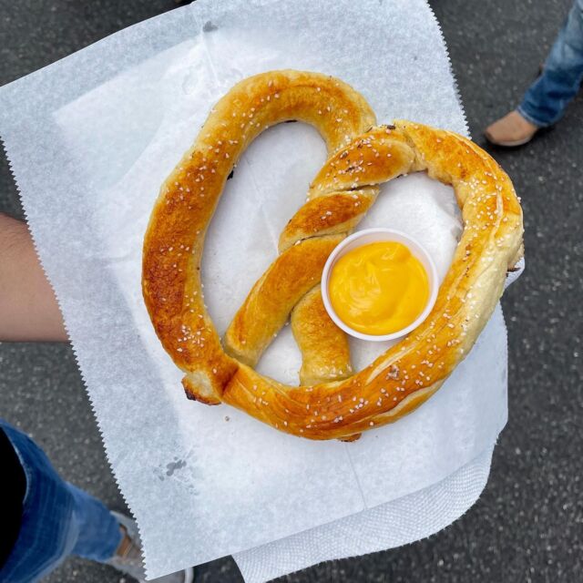 This is KNOT a joke; It’s National Pretzel Day🤩🥨
.
.
#flstatefair #pretzelday #foodie #fairfoodie #tampafl #tampabloggers #lovefl #saltyandsweet
