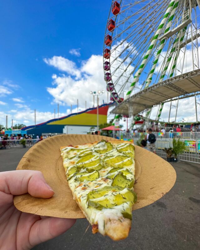Got any pickle lovers this #FairFood Friday?🍕😳