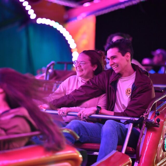 BFF’s who fair together, stay together!🎡💜 #nationalbestfriendday
